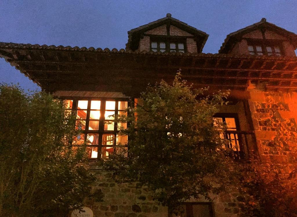 Posada La Casona De Ucieda エクステリア 写真